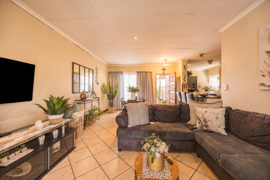 2 Bedroom Property for Sale in Equestria Gauteng