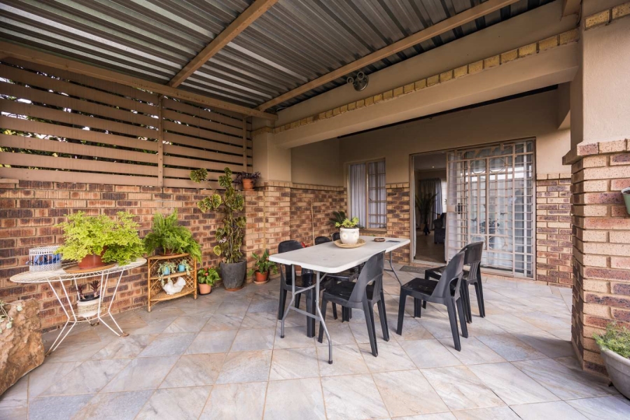 2 Bedroom Property for Sale in Equestria Gauteng