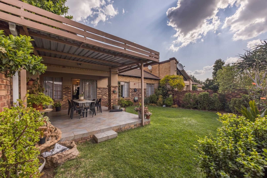 2 Bedroom Property for Sale in Equestria Gauteng