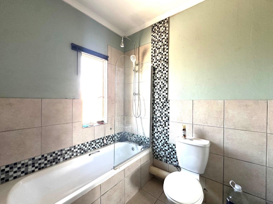1 Bedroom Property for Sale in Wapadrand Gauteng