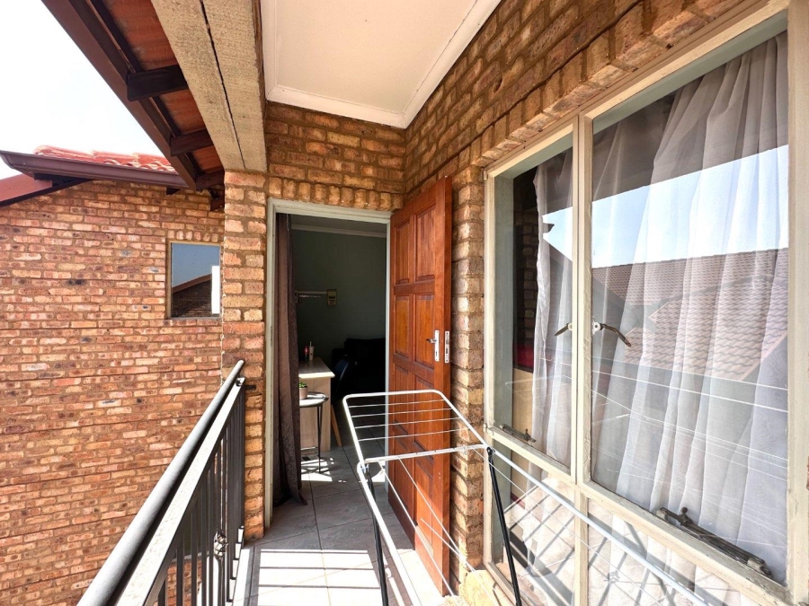 1 Bedroom Property for Sale in Wapadrand Gauteng