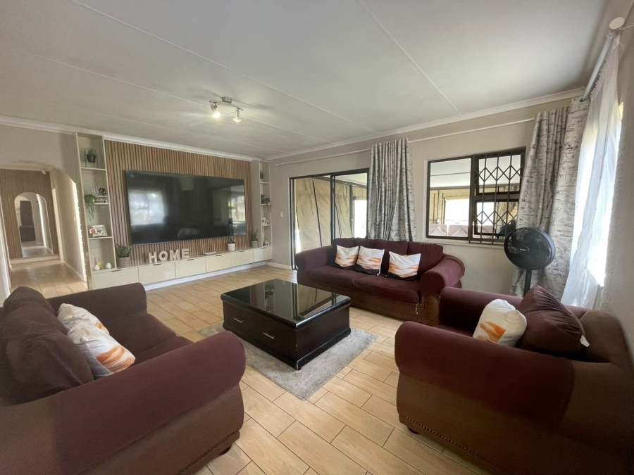 3 Bedroom Property for Sale in Edleen Gauteng