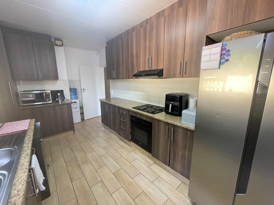 3 Bedroom Property for Sale in Edleen Gauteng