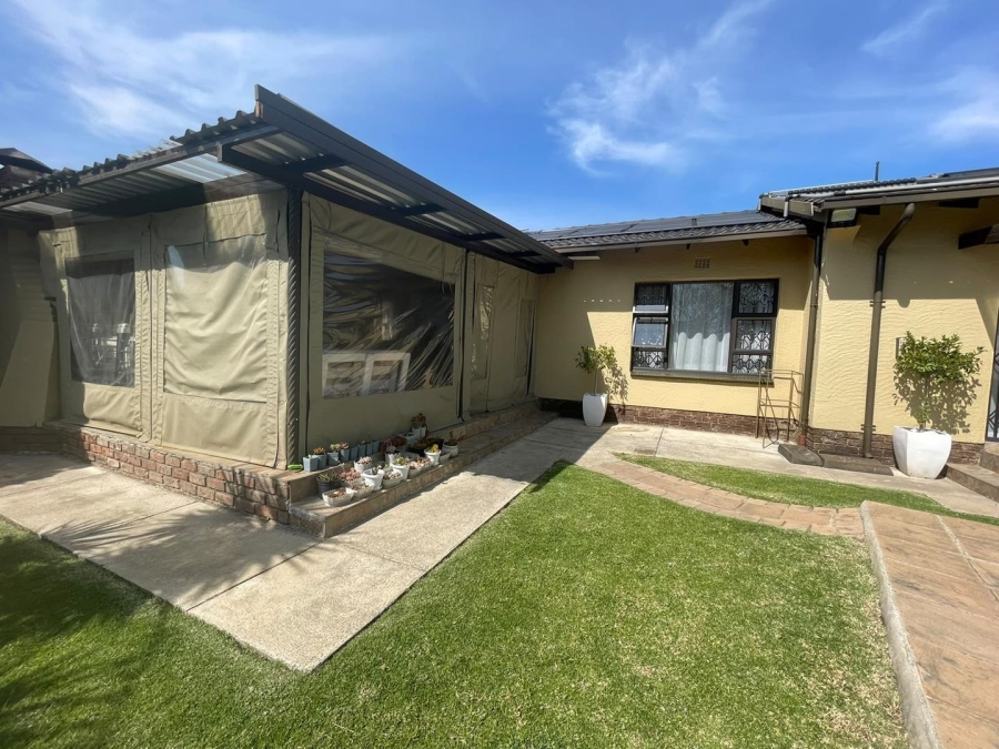 3 Bedroom Property for Sale in Edleen Gauteng
