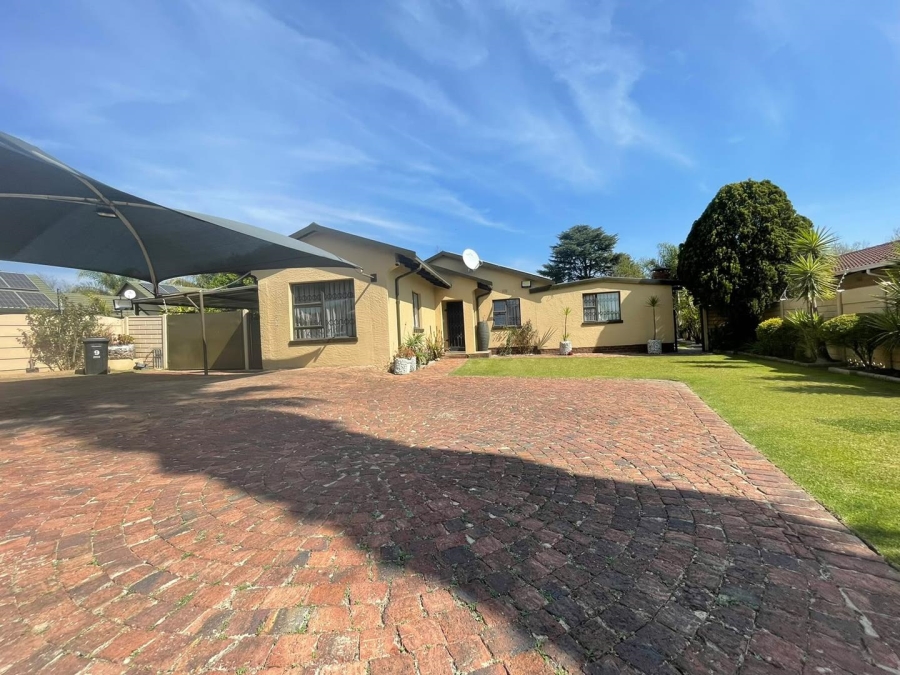 3 Bedroom Property for Sale in Edleen Gauteng