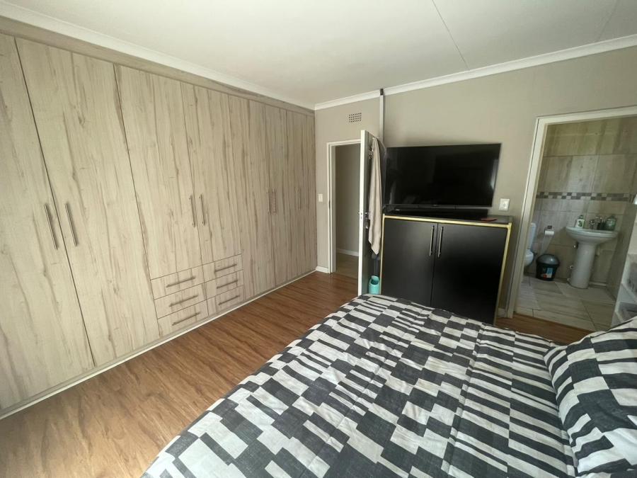 3 Bedroom Property for Sale in Edleen Gauteng