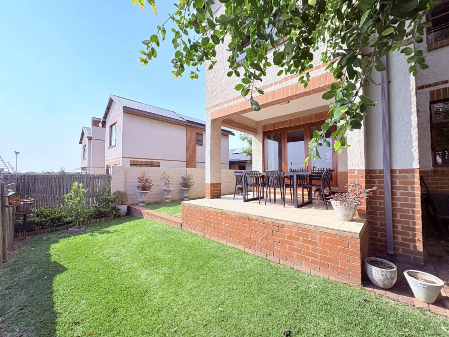 3 Bedroom Property for Sale in Candlewoods Country Estate Gauteng