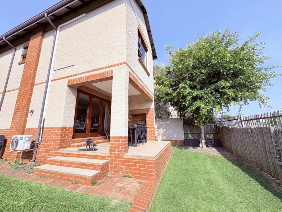 3 Bedroom Property for Sale in Candlewoods Country Estate Gauteng