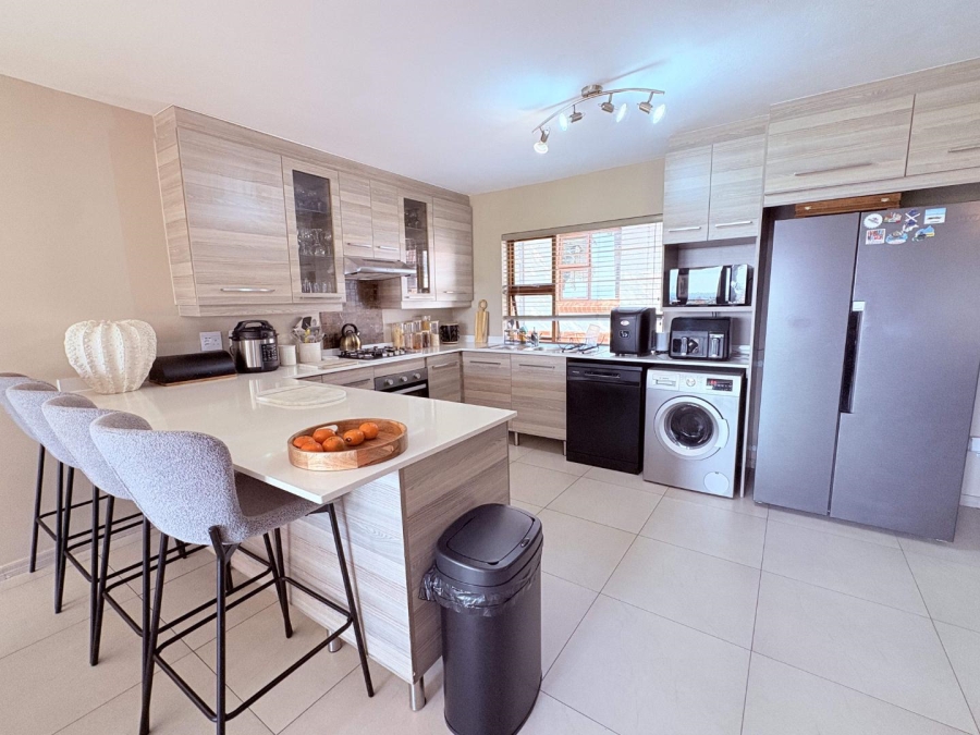3 Bedroom Property for Sale in Candlewoods Country Estate Gauteng