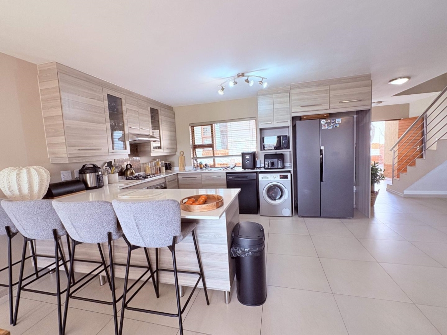 3 Bedroom Property for Sale in Candlewoods Country Estate Gauteng