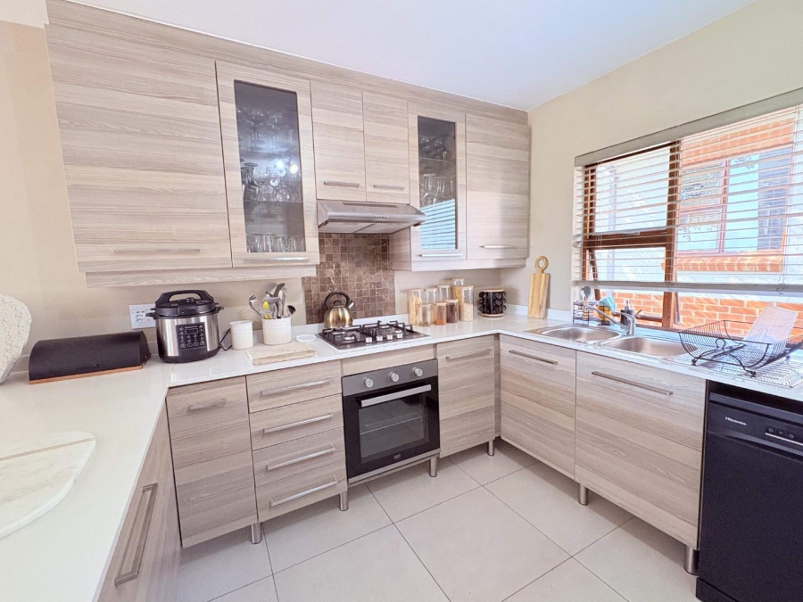 3 Bedroom Property for Sale in Candlewoods Country Estate Gauteng