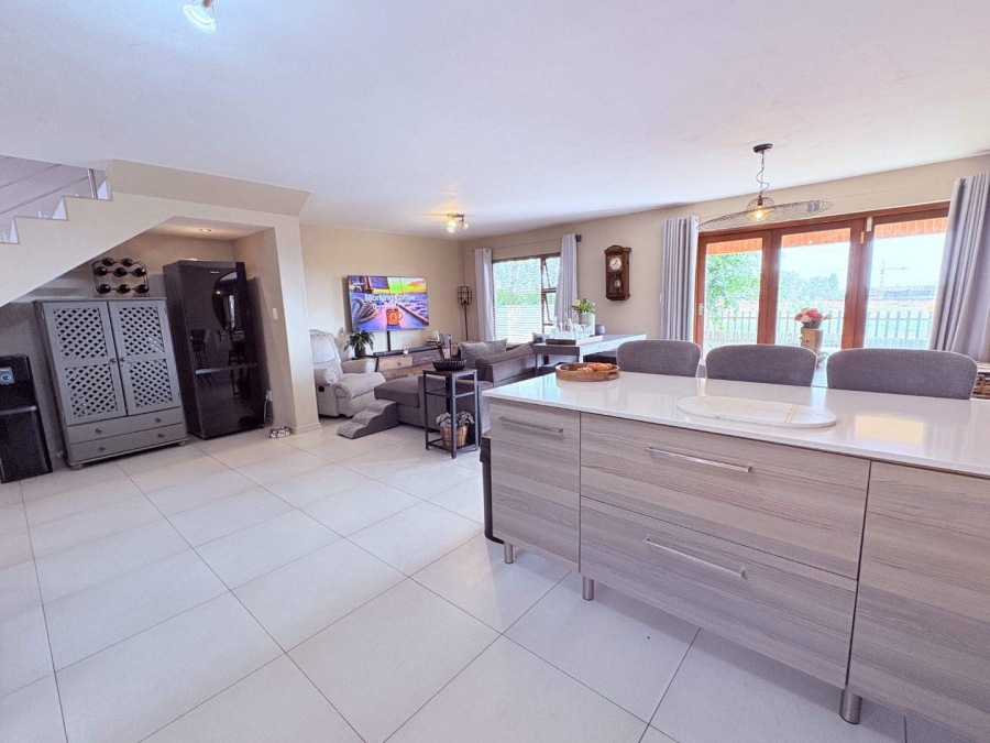 3 Bedroom Property for Sale in Candlewoods Country Estate Gauteng