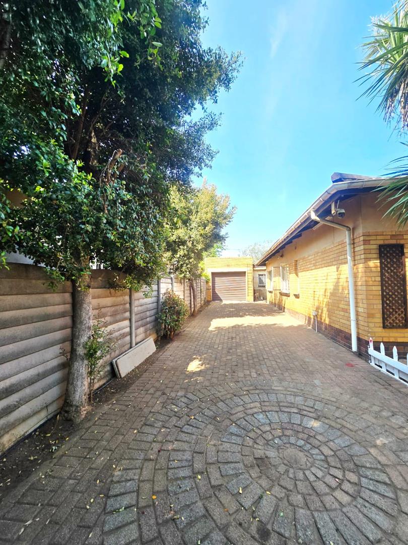 3 Bedroom Property for Sale in Geduld Gauteng