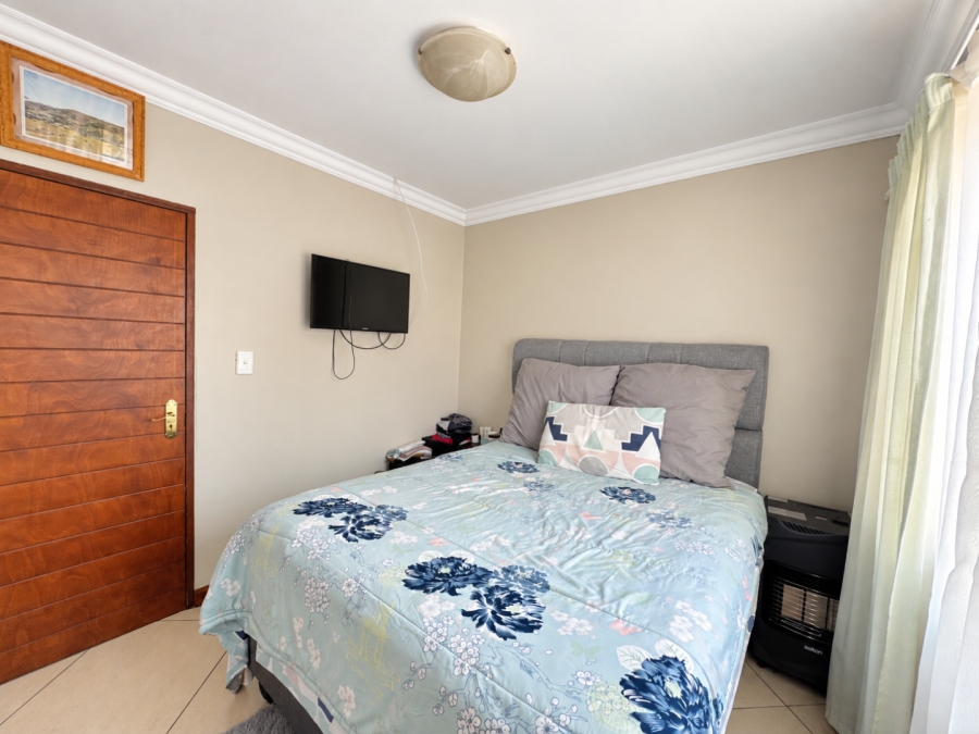 3 Bedroom Property for Sale in Rua Vista Gauteng