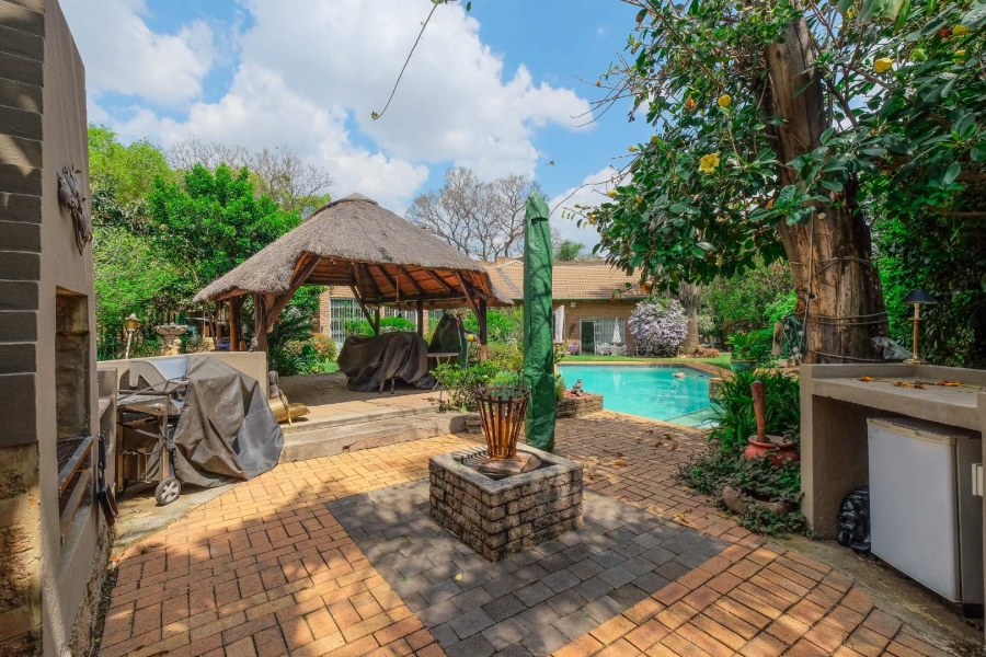 4 Bedroom Property for Sale in Buccleuch Gauteng