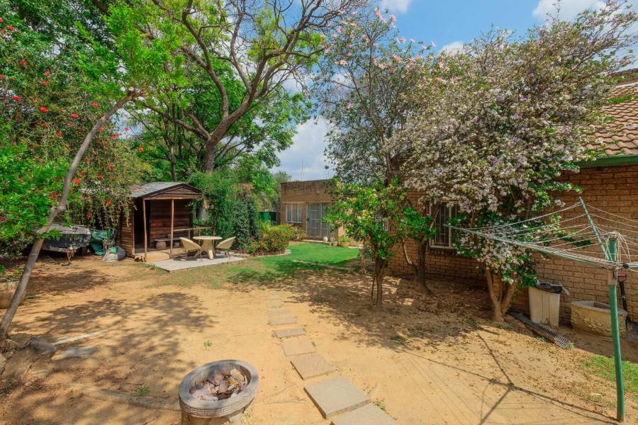 4 Bedroom Property for Sale in Buccleuch Gauteng