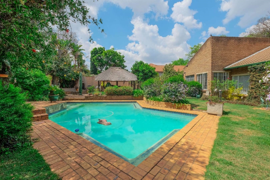 4 Bedroom Property for Sale in Buccleuch Gauteng