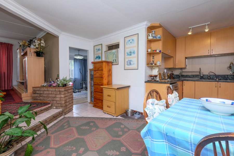4 Bedroom Property for Sale in Buccleuch Gauteng