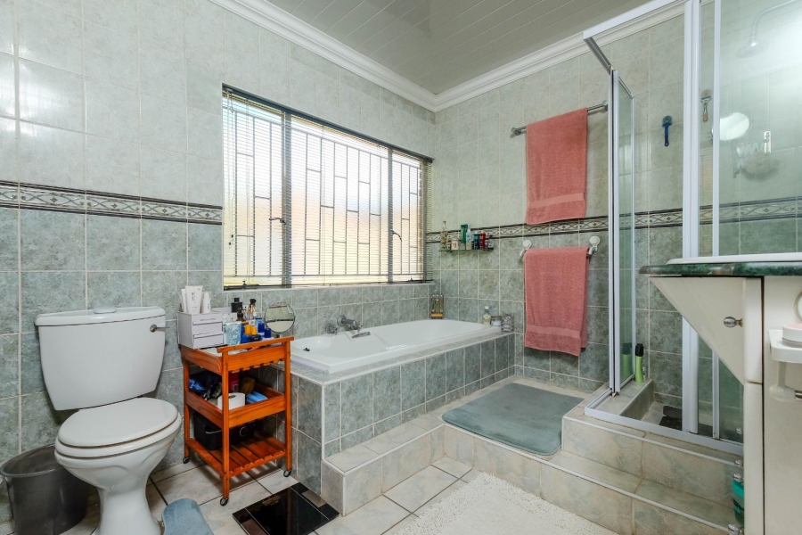 4 Bedroom Property for Sale in Buccleuch Gauteng