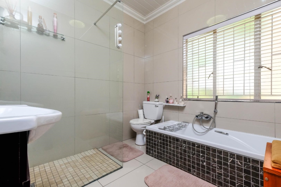 4 Bedroom Property for Sale in Buccleuch Gauteng