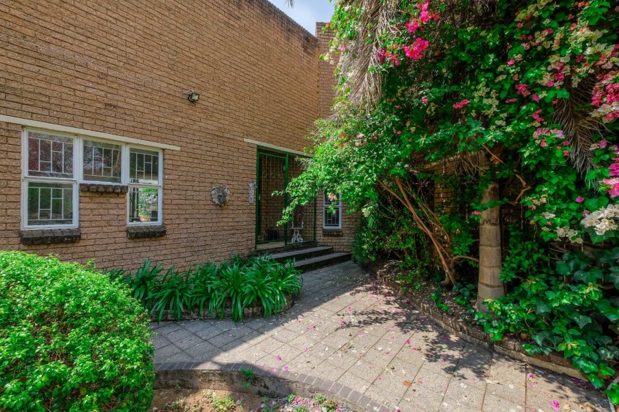 4 Bedroom Property for Sale in Buccleuch Gauteng