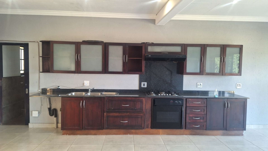 To Let 2 Bedroom Property for Rent in Ruimsig Gauteng