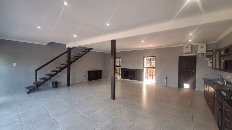 To Let 2 Bedroom Property for Rent in Ruimsig Gauteng