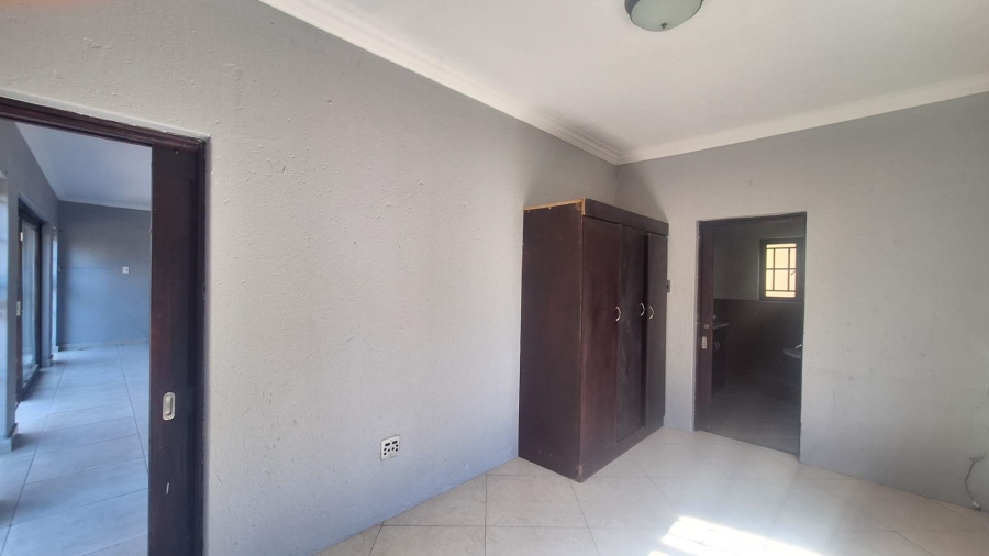 To Let 2 Bedroom Property for Rent in Ruimsig Gauteng