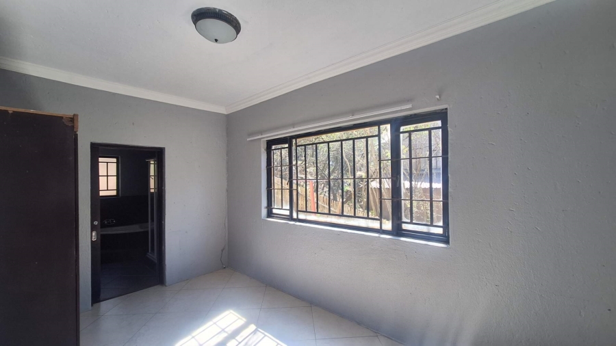 To Let 2 Bedroom Property for Rent in Ruimsig Gauteng