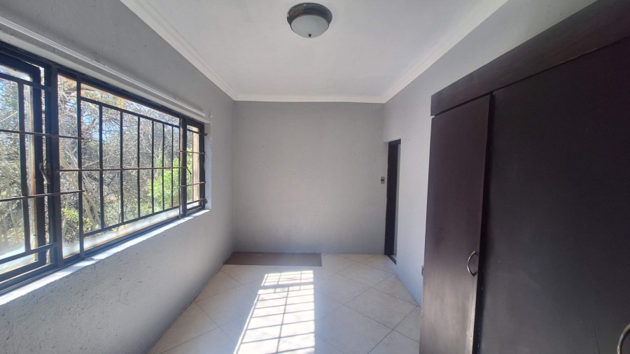 To Let 2 Bedroom Property for Rent in Ruimsig Gauteng