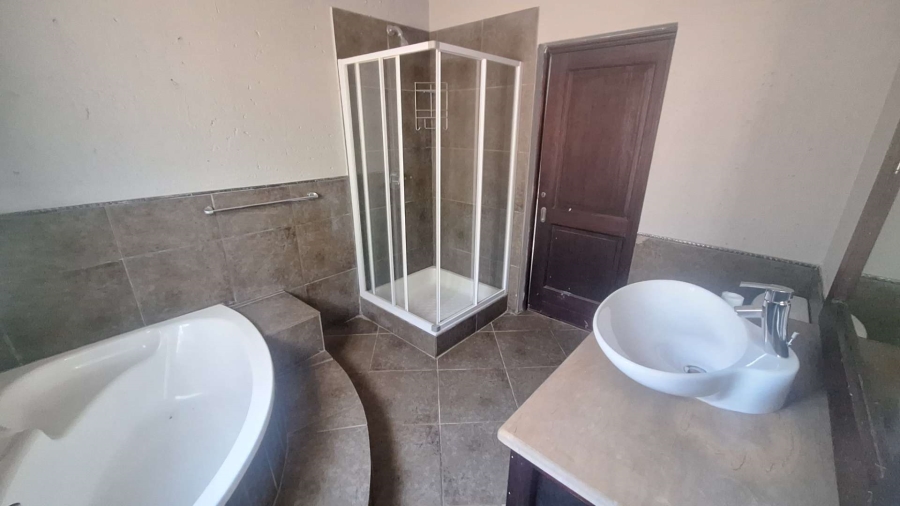 To Let 2 Bedroom Property for Rent in Ruimsig Gauteng