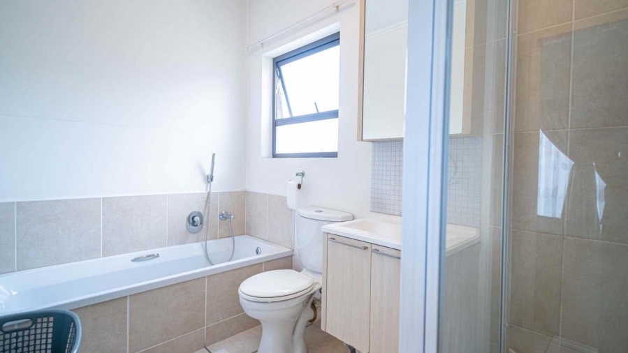 To Let 1 Bedroom Property for Rent in Bryanston Gauteng