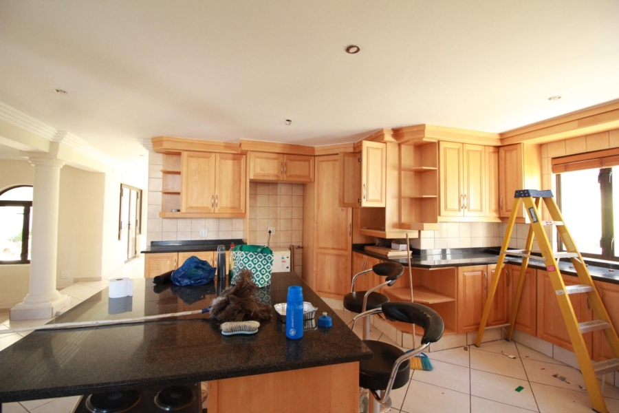 5 Bedroom Property for Sale in Blue Valley Golf Estate Gauteng