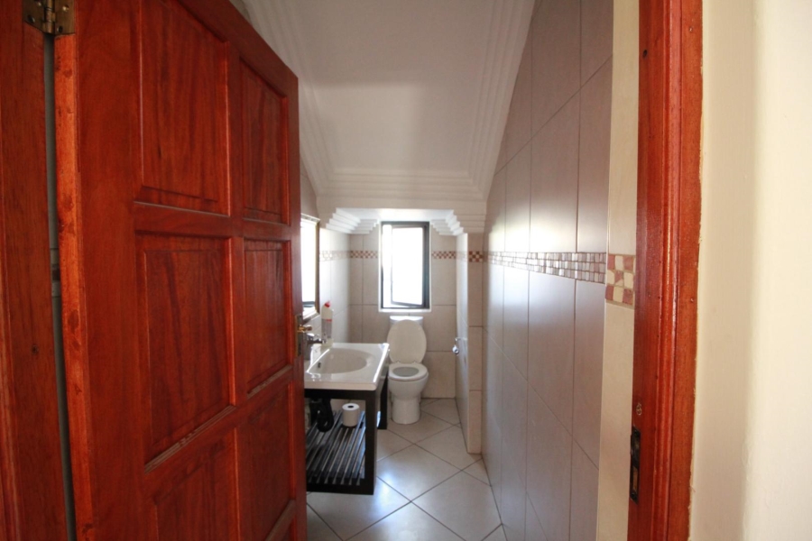 5 Bedroom Property for Sale in Blue Valley Golf Estate Gauteng