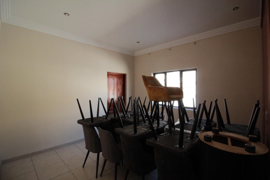 5 Bedroom Property for Sale in Blue Valley Golf Estate Gauteng