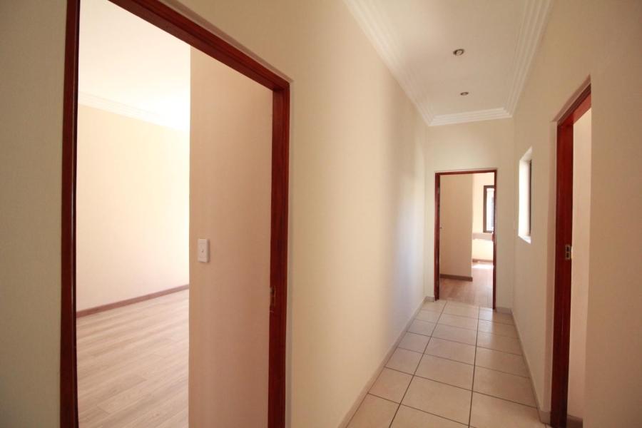 5 Bedroom Property for Sale in Blue Valley Golf Estate Gauteng