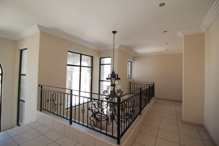 5 Bedroom Property for Sale in Blue Valley Golf Estate Gauteng