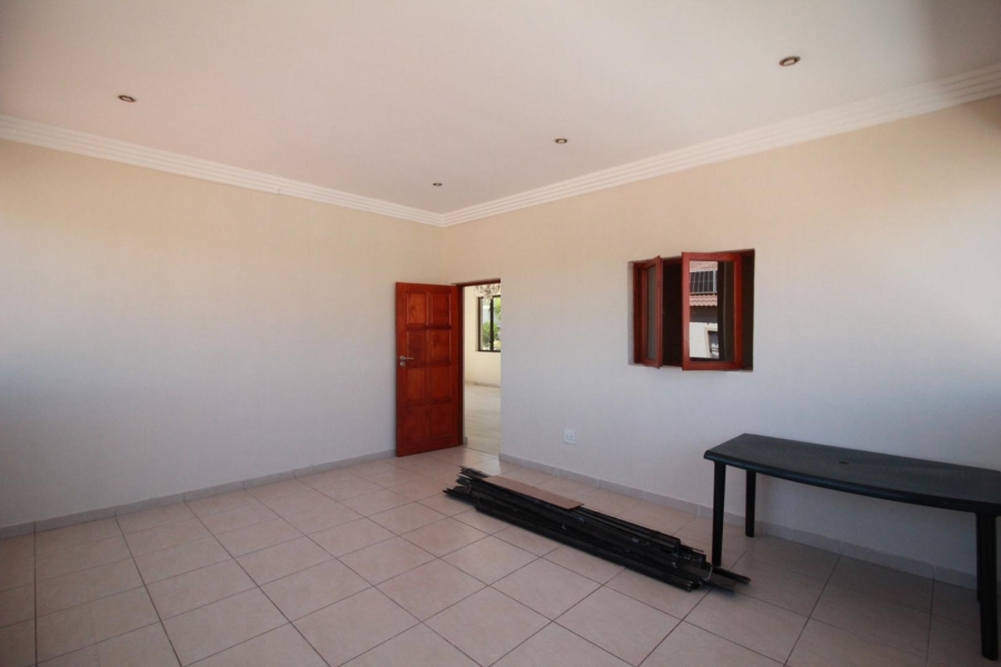 5 Bedroom Property for Sale in Blue Valley Golf Estate Gauteng