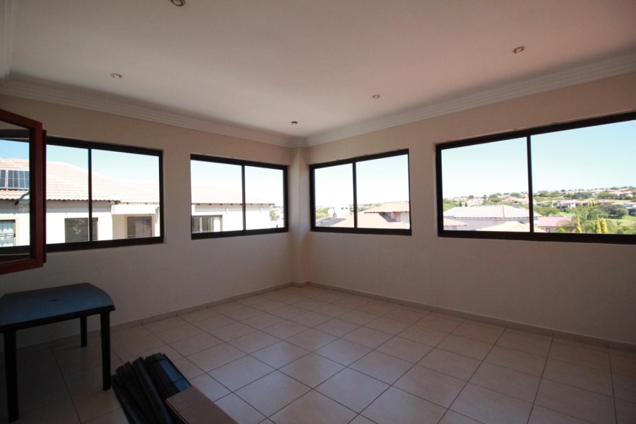 5 Bedroom Property for Sale in Blue Valley Golf Estate Gauteng