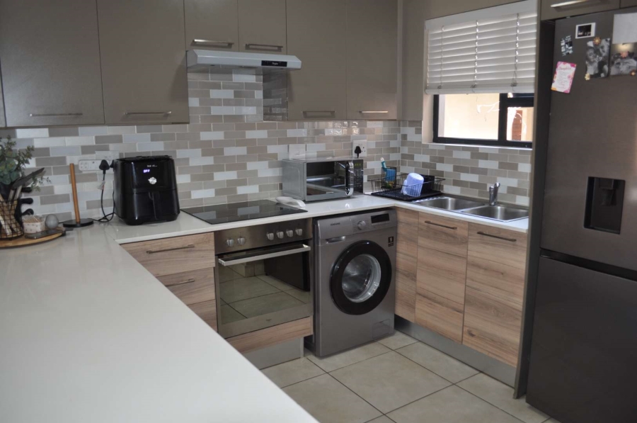 To Let 2 Bedroom Property for Rent in Hazeldean Gauteng