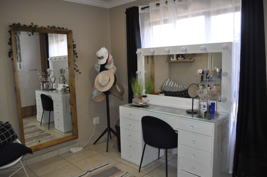 To Let 2 Bedroom Property for Rent in Hazeldean Gauteng