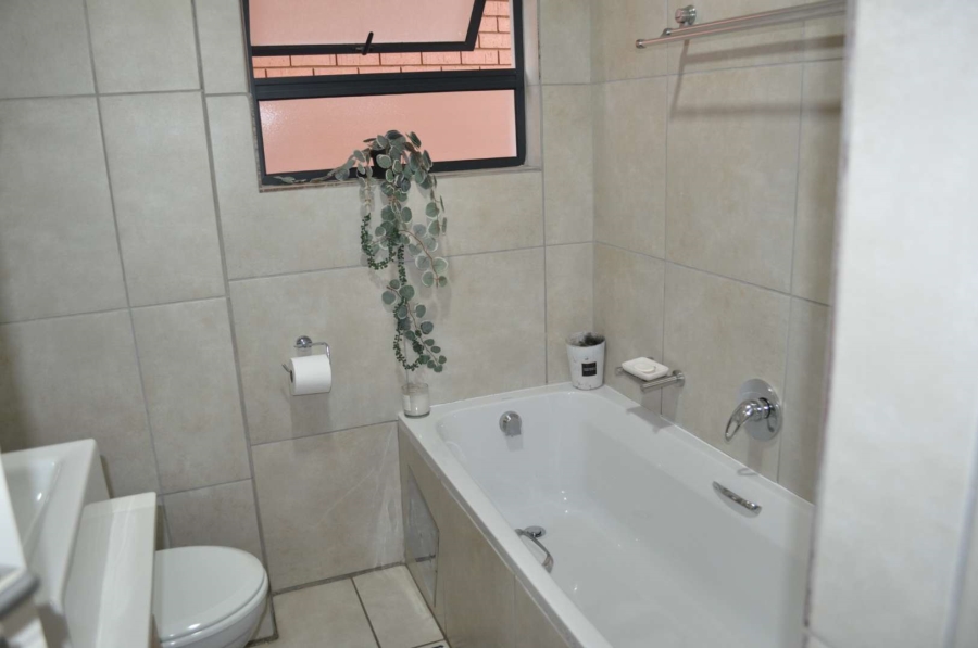 To Let 2 Bedroom Property for Rent in Hazeldean Gauteng