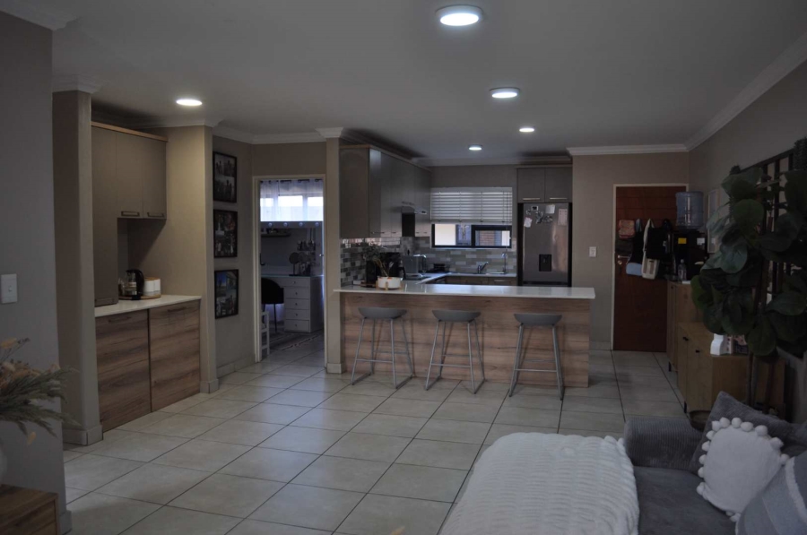 To Let 2 Bedroom Property for Rent in Hazeldean Gauteng