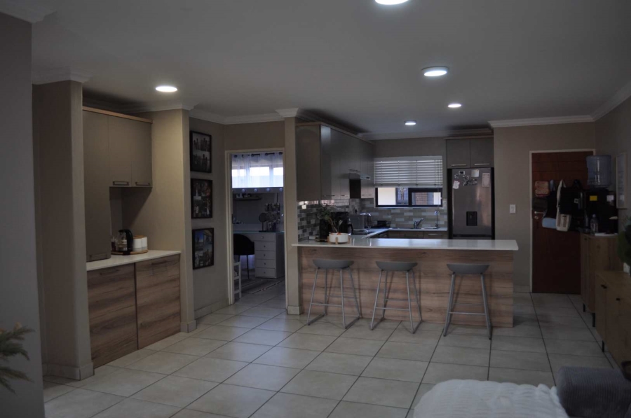 To Let 2 Bedroom Property for Rent in Hazeldean Gauteng