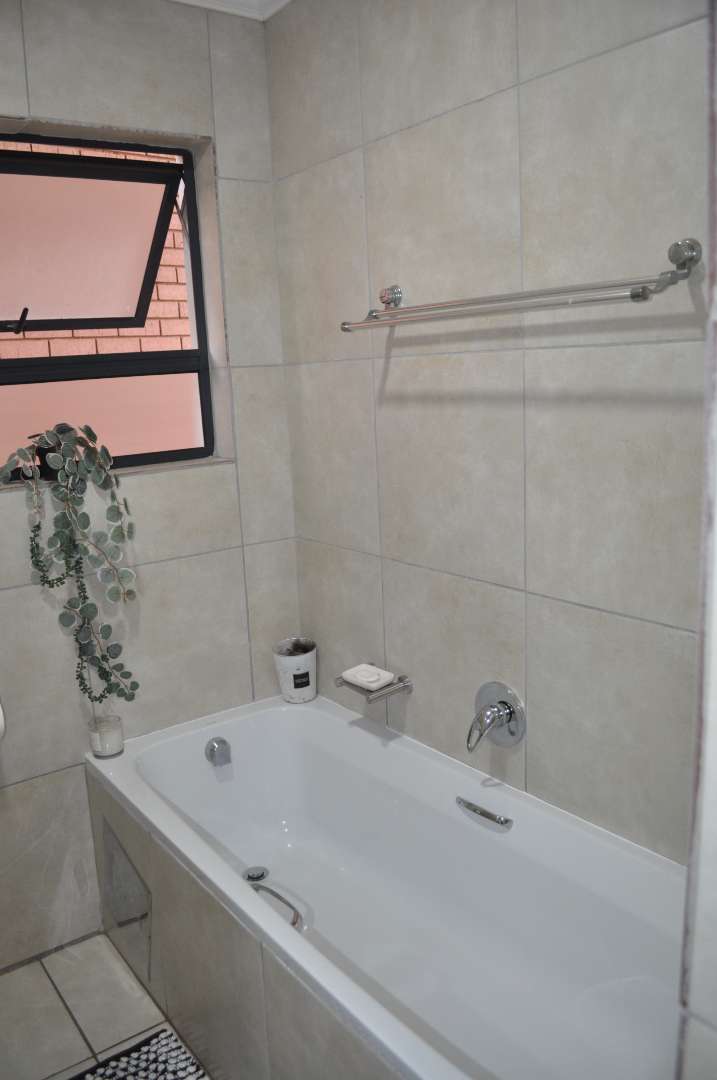 To Let 2 Bedroom Property for Rent in Hazeldean Gauteng