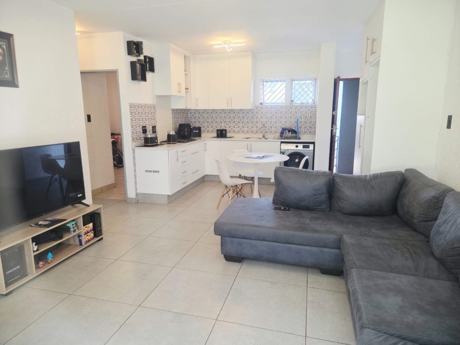 2 Bedroom Property for Sale in Mulbarton Gauteng