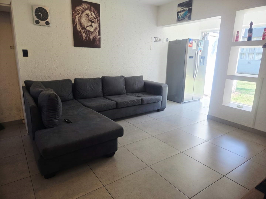 2 Bedroom Property for Sale in Mulbarton Gauteng