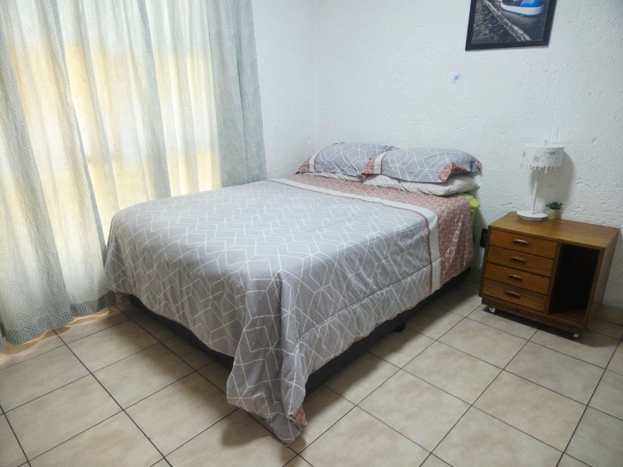 2 Bedroom Property for Sale in Mulbarton Gauteng