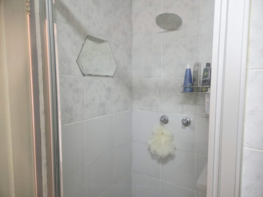 2 Bedroom Property for Sale in Mulbarton Gauteng