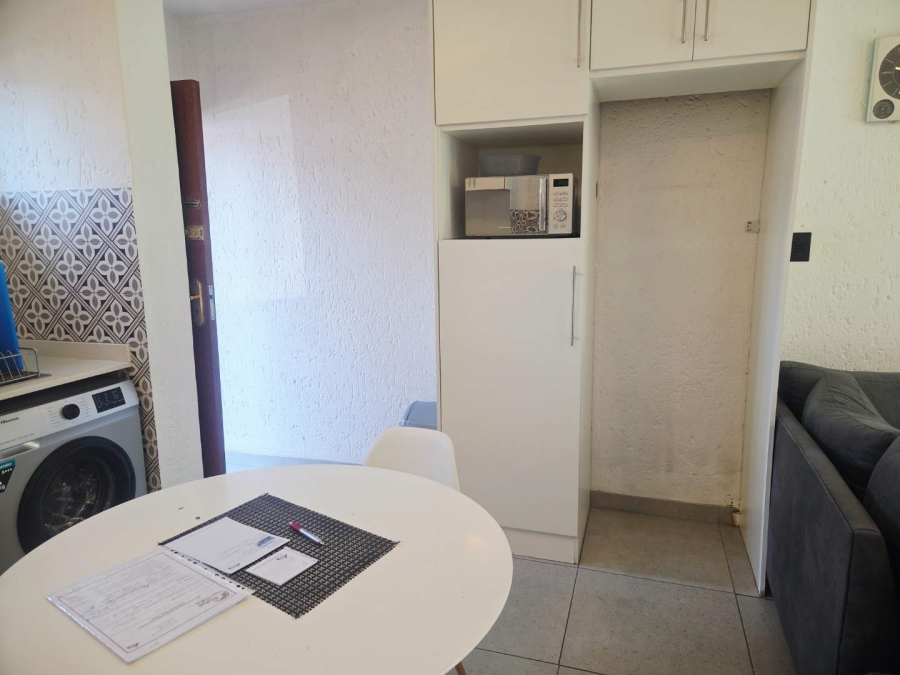 2 Bedroom Property for Sale in Mulbarton Gauteng